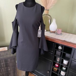 NWT Vince Camuto Cold Shoulder Bell Sleeve Dress